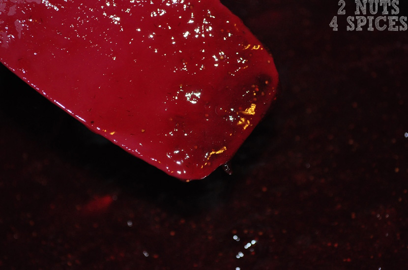 receita de geleia de morango textura na espátula